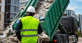 Вывоз строительного мусора в Карасуке: услуги лицензированной компании — ПроМусор